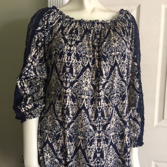 URBAN MANGOZ WIDE NECK BLOUSE SZ S SMALL NAVY LACE - Picture 5 of 5